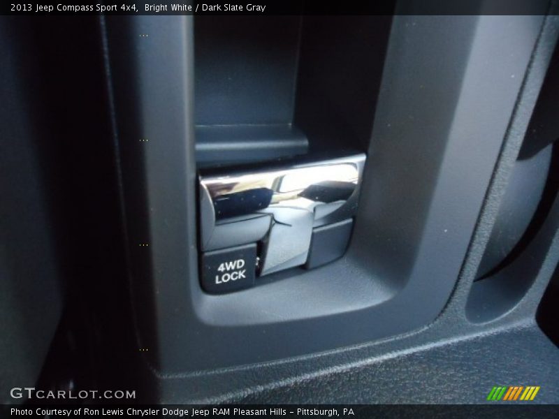 Bright White / Dark Slate Gray 2013 Jeep Compass Sport 4x4