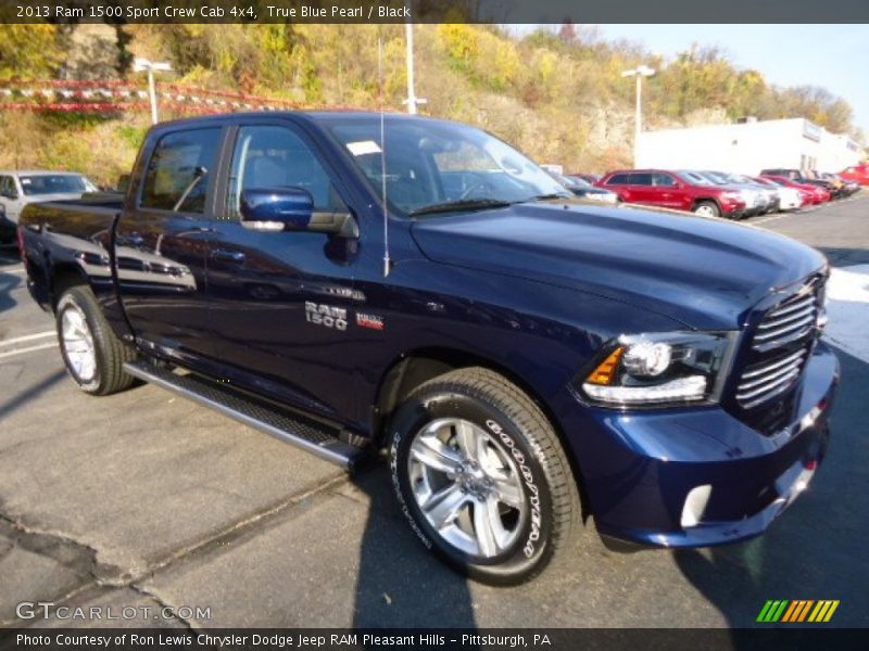 Front 3/4 View of 2013 1500 Sport Crew Cab 4x4