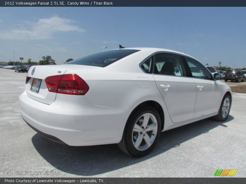 Candy White / Titan Black 2012 Volkswagen Passat 2.5L SE