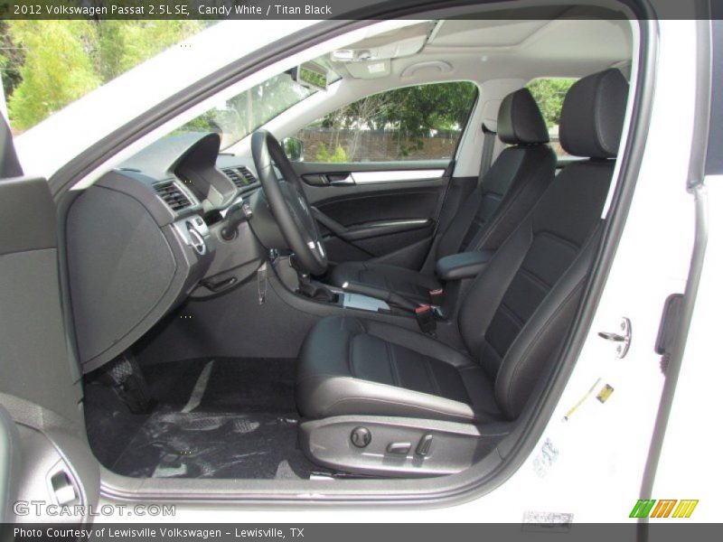 Candy White / Titan Black 2012 Volkswagen Passat 2.5L SE