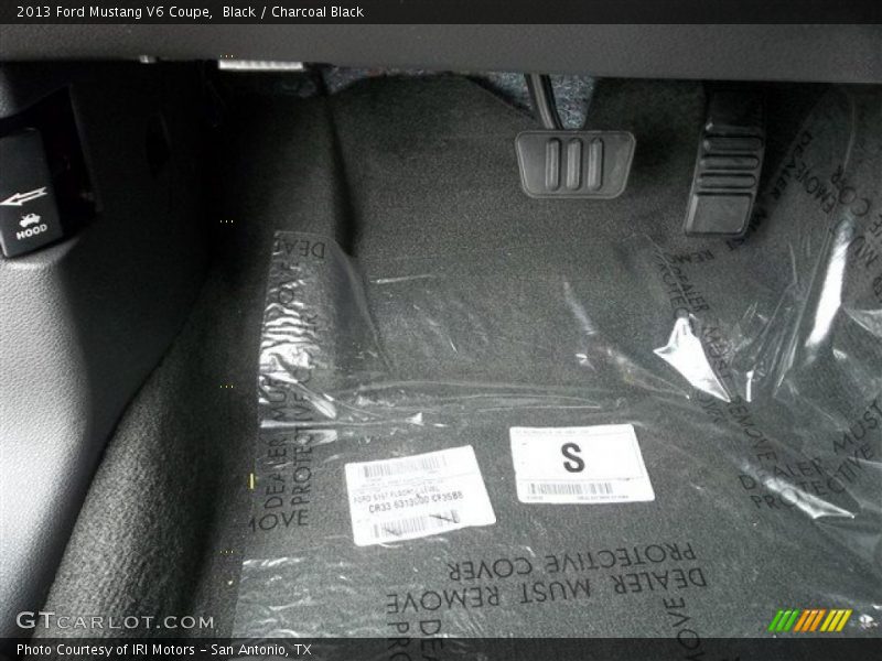 Black / Charcoal Black 2013 Ford Mustang V6 Coupe