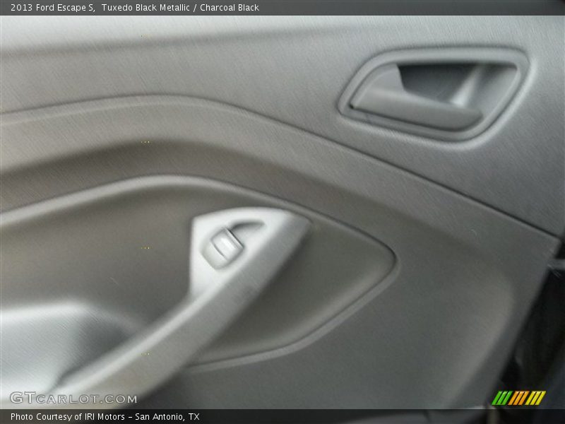 Tuxedo Black Metallic / Charcoal Black 2013 Ford Escape S