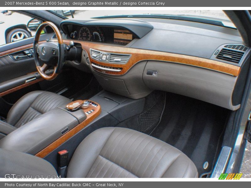 Dashboard of 2007 S 600 Sedan