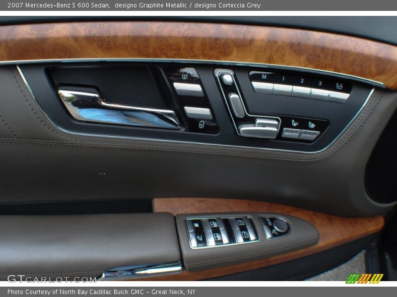 Door Panel of 2007 S 600 Sedan