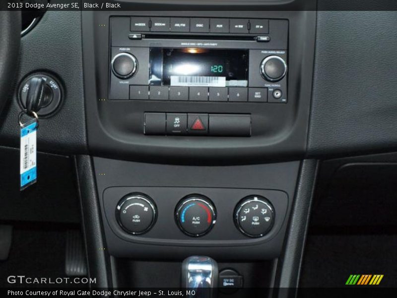 Black / Black 2013 Dodge Avenger SE