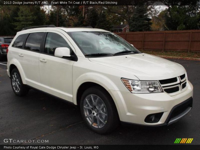 Front 3/4 View of 2013 Journey R/T AWD