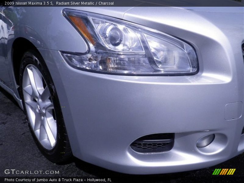 Radiant Silver Metallic / Charcoal 2009 Nissan Maxima 3.5 S