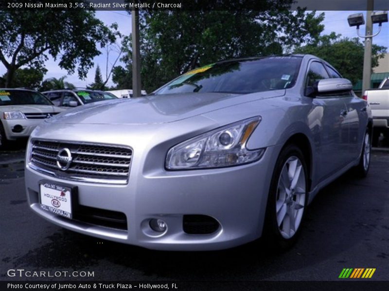 Radiant Silver Metallic / Charcoal 2009 Nissan Maxima 3.5 S