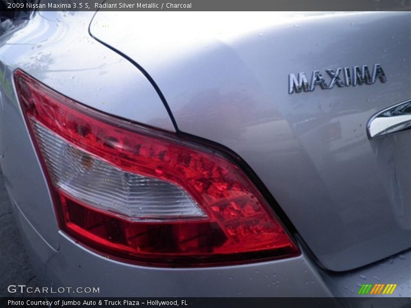 Radiant Silver Metallic / Charcoal 2009 Nissan Maxima 3.5 S
