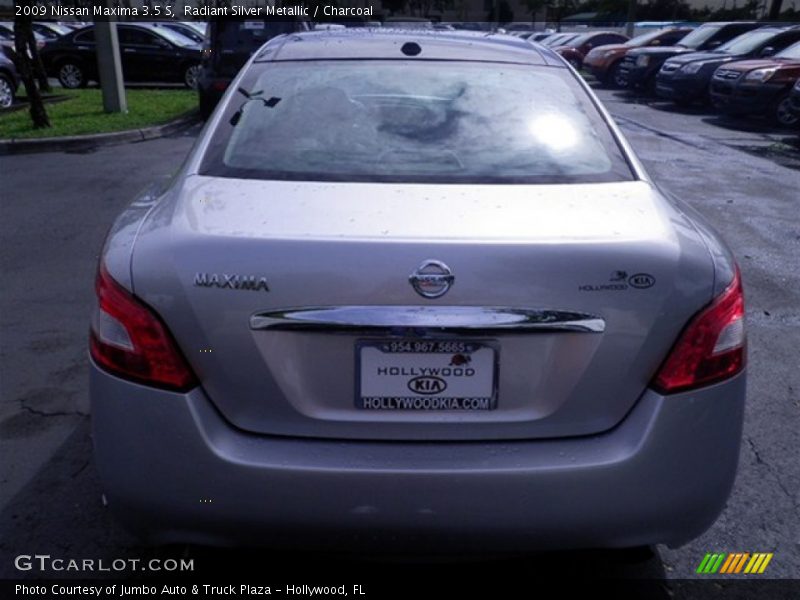 Radiant Silver Metallic / Charcoal 2009 Nissan Maxima 3.5 S