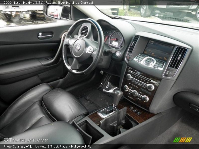 Radiant Silver Metallic / Charcoal 2009 Nissan Maxima 3.5 S