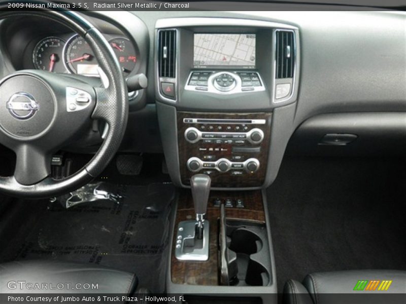 Radiant Silver Metallic / Charcoal 2009 Nissan Maxima 3.5 S