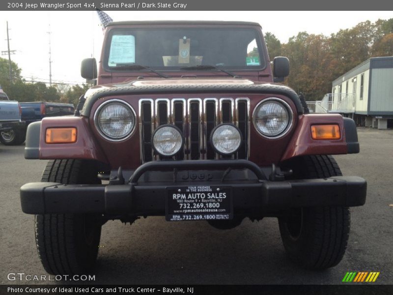Sienna Pearl / Dark Slate Gray 2004 Jeep Wrangler Sport 4x4