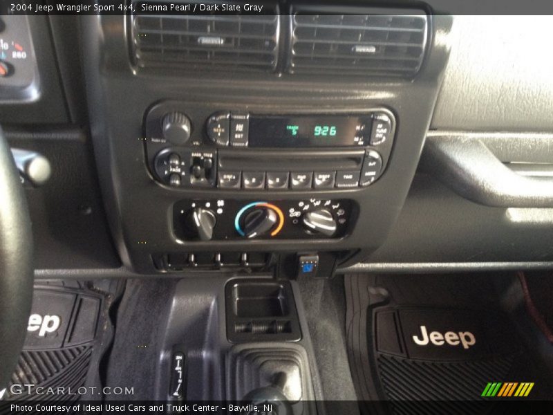 Sienna Pearl / Dark Slate Gray 2004 Jeep Wrangler Sport 4x4