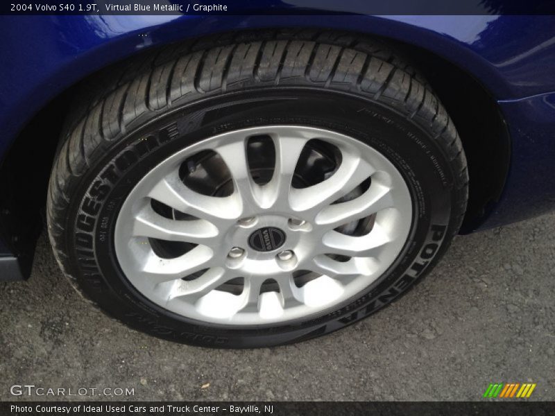 Virtual Blue Metallic / Graphite 2004 Volvo S40 1.9T