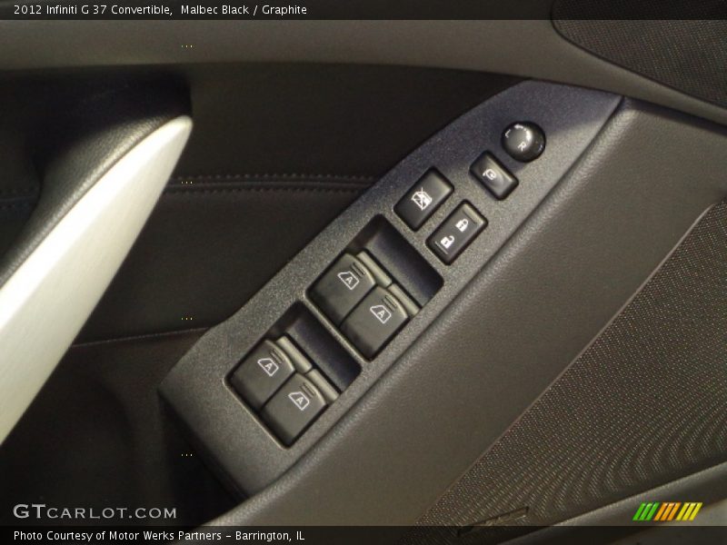 Controls of 2012 G 37 Convertible