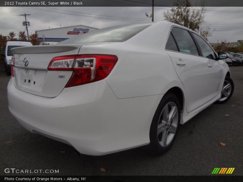 Super White / Black 2012 Toyota Camry SE