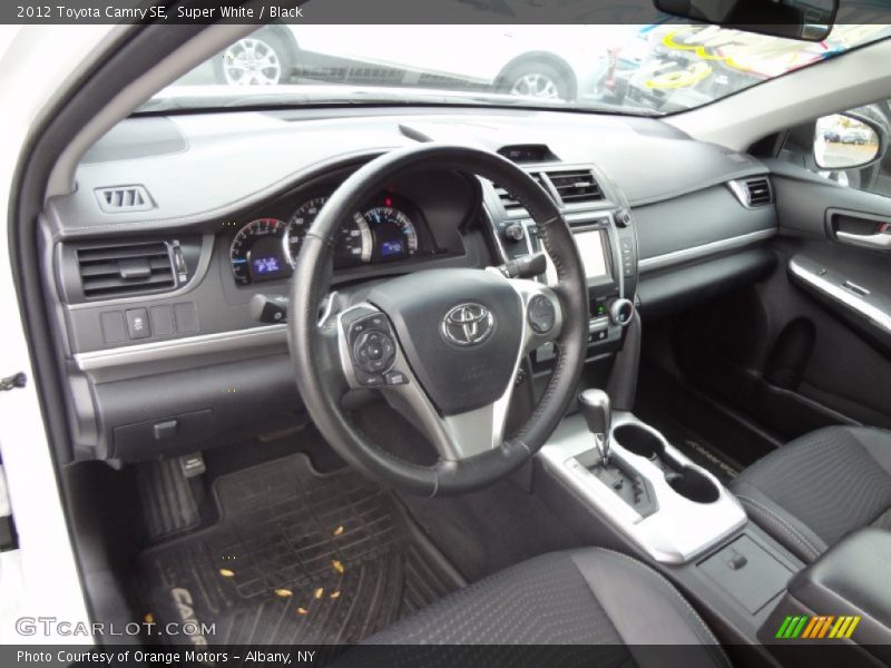 Super White / Black 2012 Toyota Camry SE