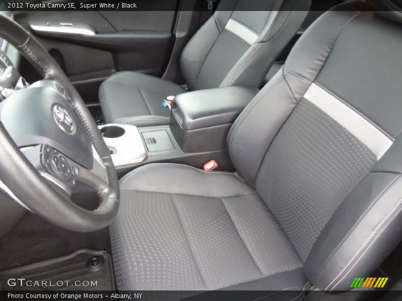 Super White / Black 2012 Toyota Camry SE