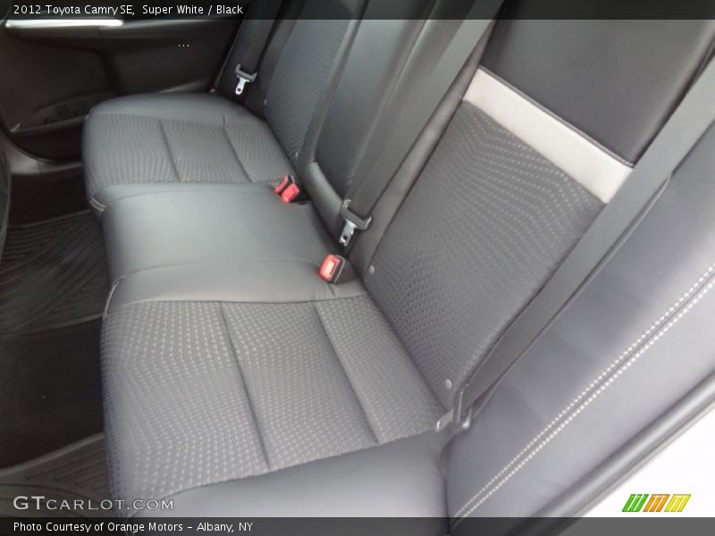 Super White / Black 2012 Toyota Camry SE