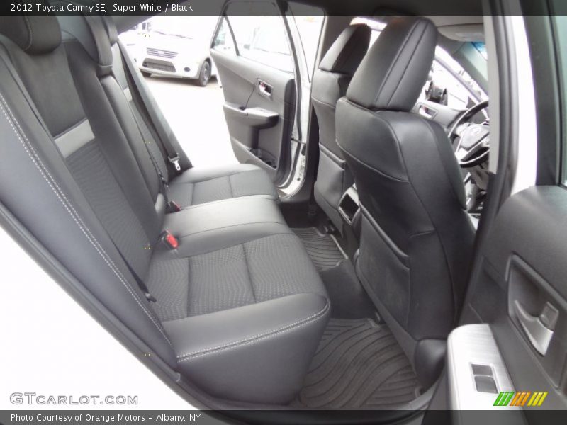 Super White / Black 2012 Toyota Camry SE