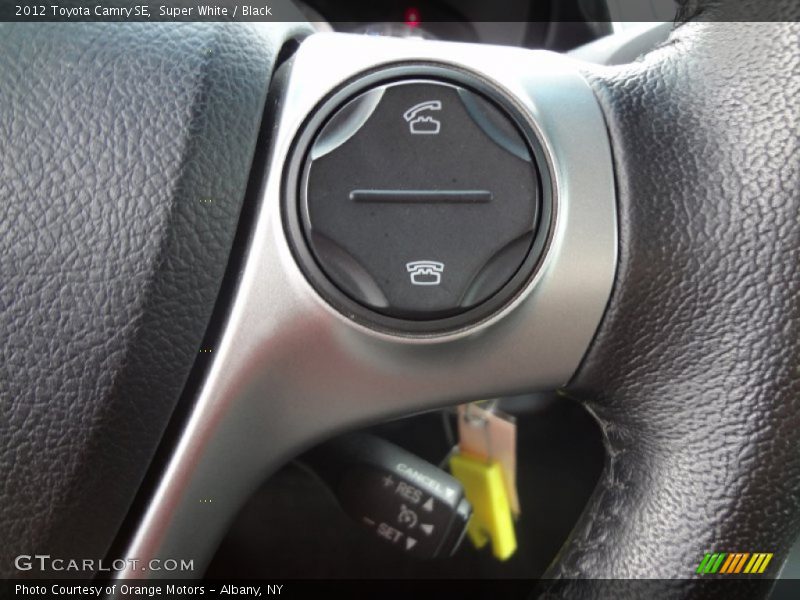 Super White / Black 2012 Toyota Camry SE