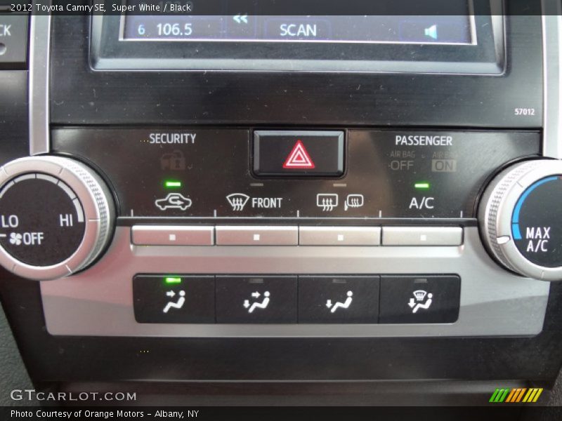 Super White / Black 2012 Toyota Camry SE