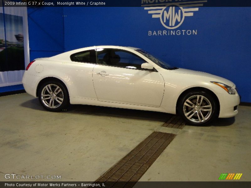 Moonlight White / Graphite 2009 Infiniti G 37 x Coupe