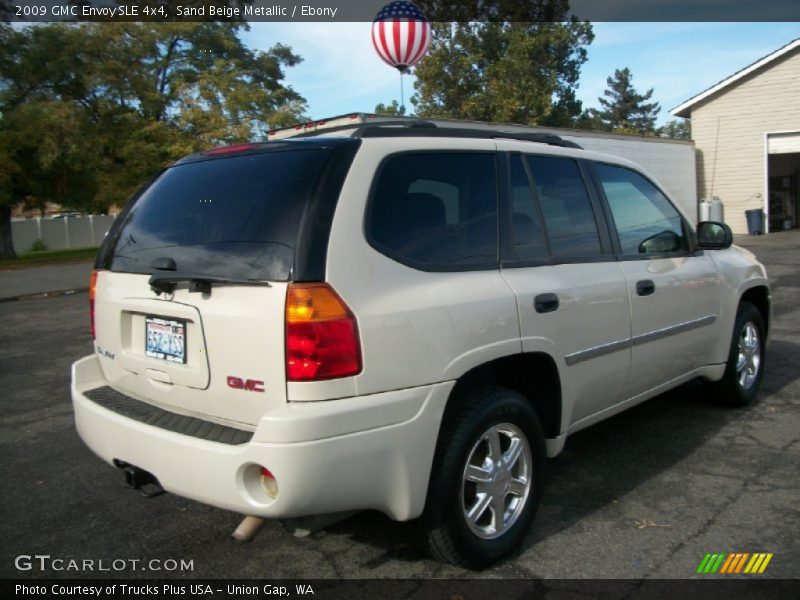 Sand Beige Metallic / Ebony 2009 GMC Envoy SLE 4x4