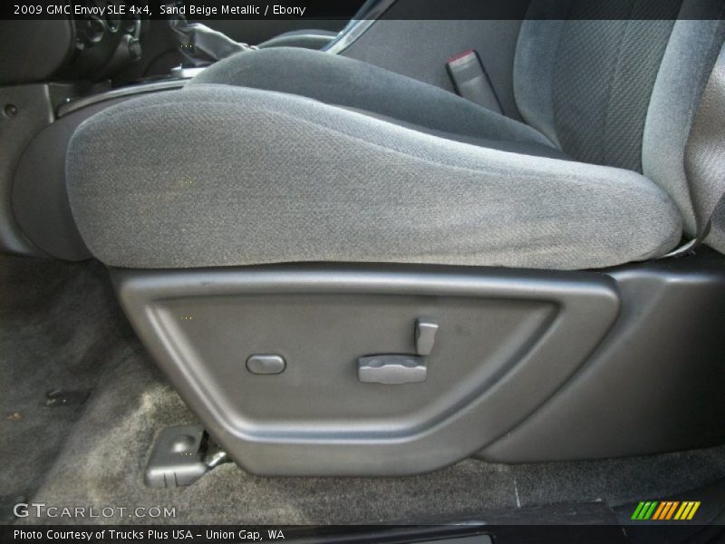 Sand Beige Metallic / Ebony 2009 GMC Envoy SLE 4x4