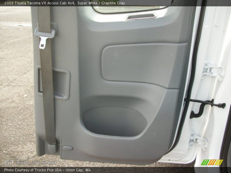 Super White / Graphite Gray 2009 Toyota Tacoma V6 Access Cab 4x4