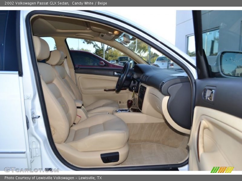 Candy White / Beige 2002 Volkswagen Passat GLX Sedan