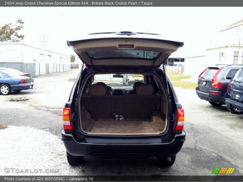 Brillant Black Crystal Pearl / Taupe 2004 Jeep Grand Cherokee Special Edition 4x4