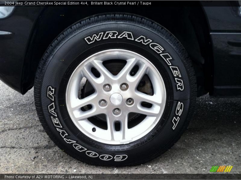 Brillant Black Crystal Pearl / Taupe 2004 Jeep Grand Cherokee Special Edition 4x4