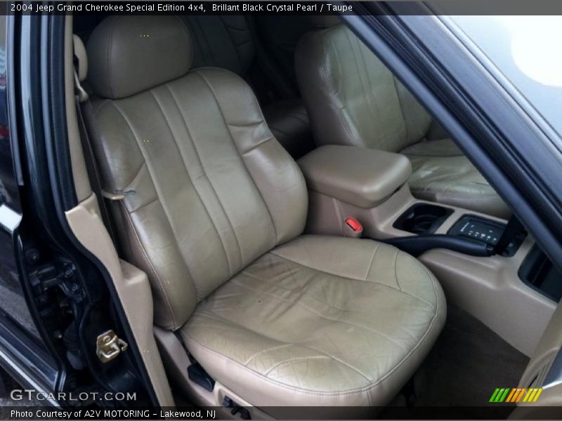 Brillant Black Crystal Pearl / Taupe 2004 Jeep Grand Cherokee Special Edition 4x4