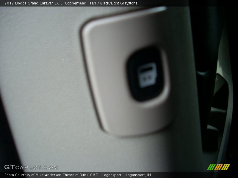 Copperhead Pearl / Black/Light Graystone 2012 Dodge Grand Caravan SXT