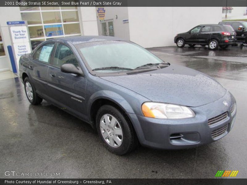 Front 3/4 View of 2001 Stratus SE Sedan