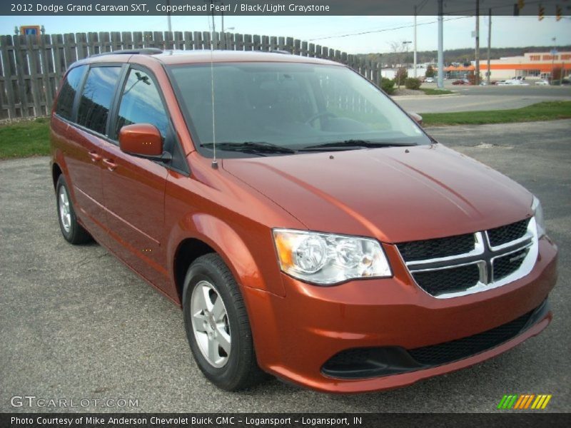 Front 3/4 View of 2012 Grand Caravan SXT