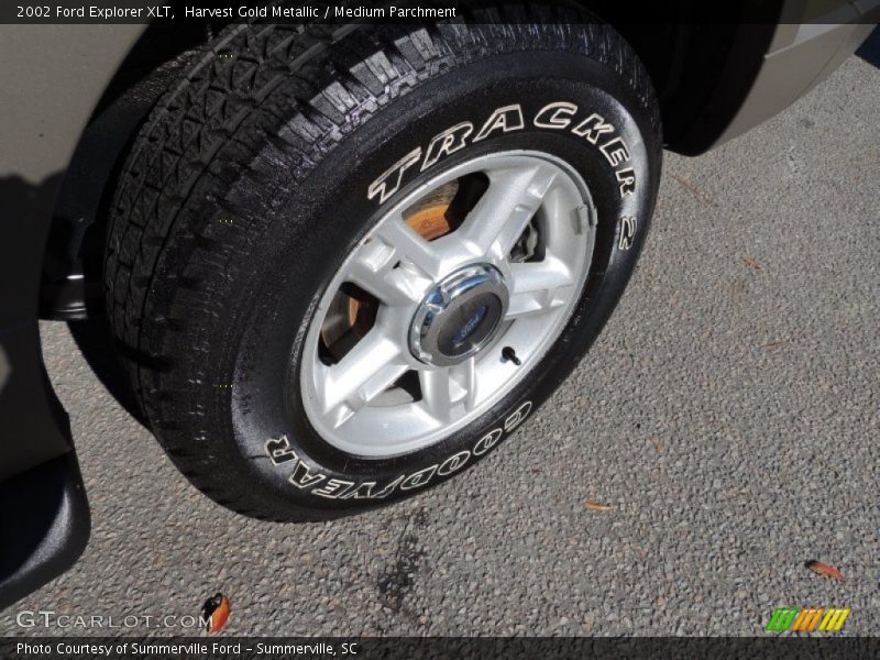 Harvest Gold Metallic / Medium Parchment 2002 Ford Explorer XLT