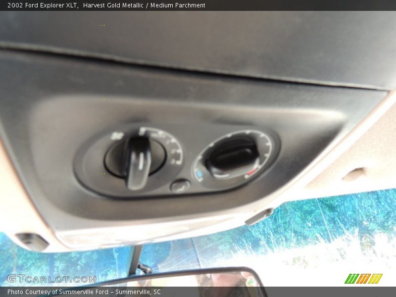 Harvest Gold Metallic / Medium Parchment 2002 Ford Explorer XLT