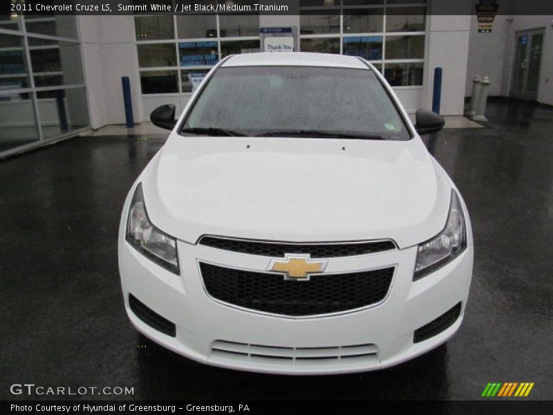 Summit White / Jet Black/Medium Titanium 2011 Chevrolet Cruze LS
