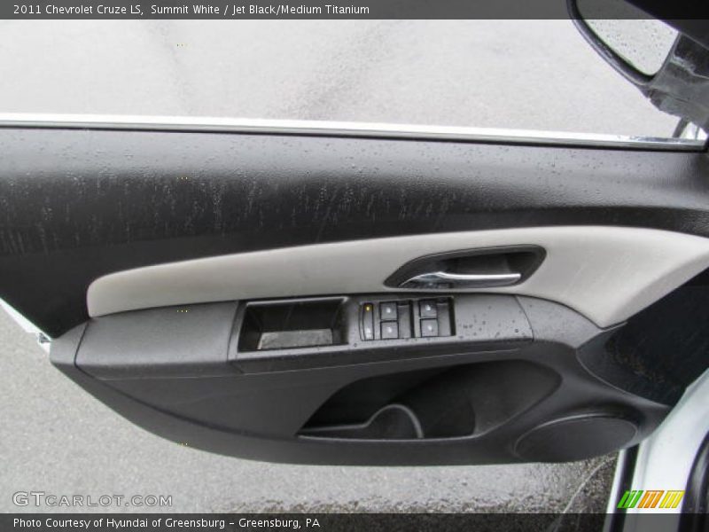 Summit White / Jet Black/Medium Titanium 2011 Chevrolet Cruze LS