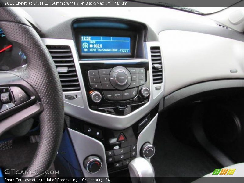 Summit White / Jet Black/Medium Titanium 2011 Chevrolet Cruze LS
