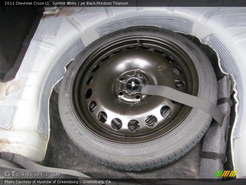 Summit White / Jet Black/Medium Titanium 2011 Chevrolet Cruze LS