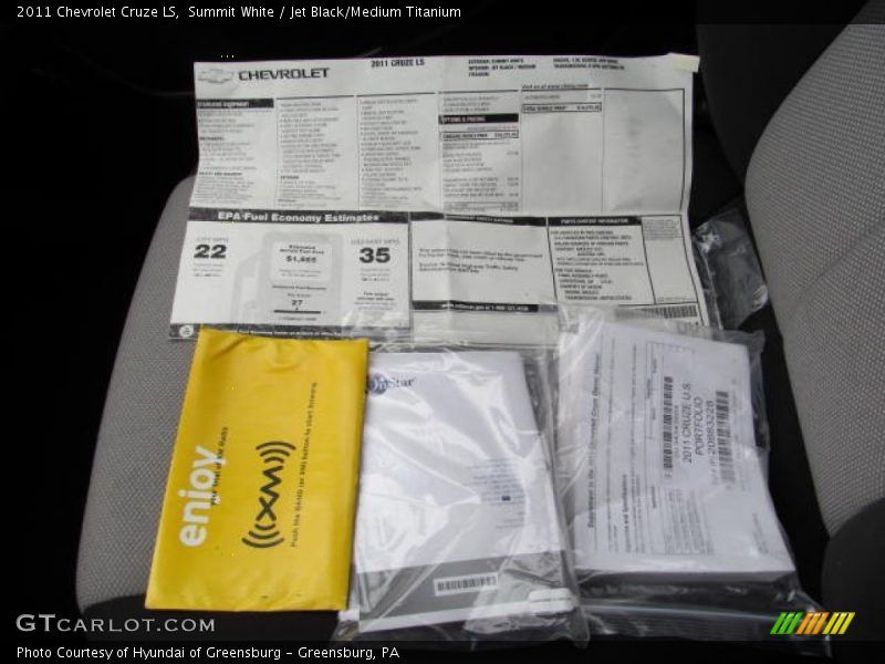 Summit White / Jet Black/Medium Titanium 2011 Chevrolet Cruze LS