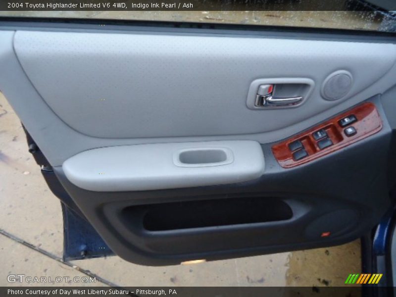 Indigo Ink Pearl / Ash 2004 Toyota Highlander Limited V6 4WD