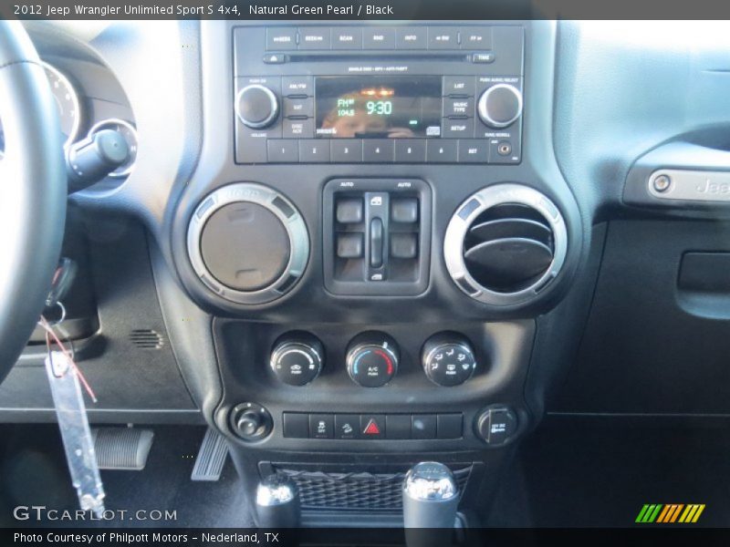 Natural Green Pearl / Black 2012 Jeep Wrangler Unlimited Sport S 4x4