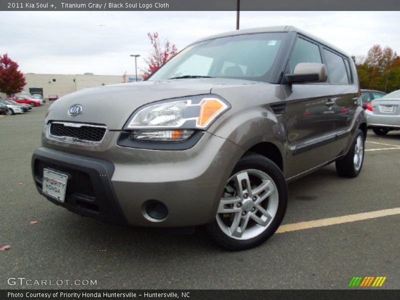 Titanium Gray / Black Soul Logo Cloth 2011 Kia Soul +