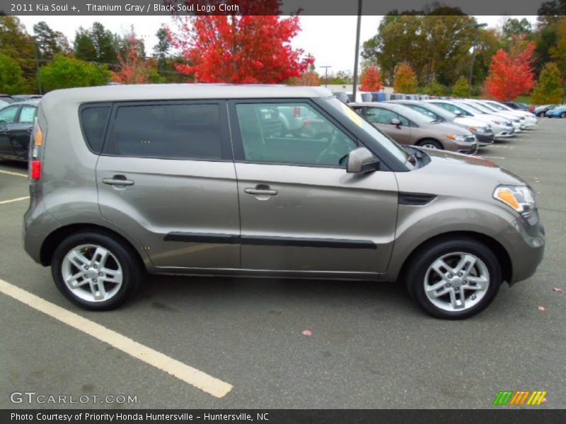 Titanium Gray / Black Soul Logo Cloth 2011 Kia Soul +