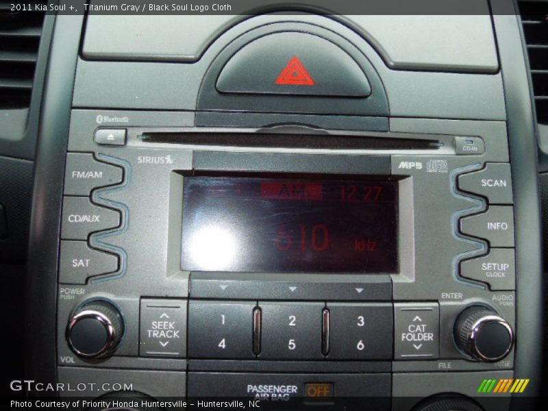 Titanium Gray / Black Soul Logo Cloth 2011 Kia Soul +
